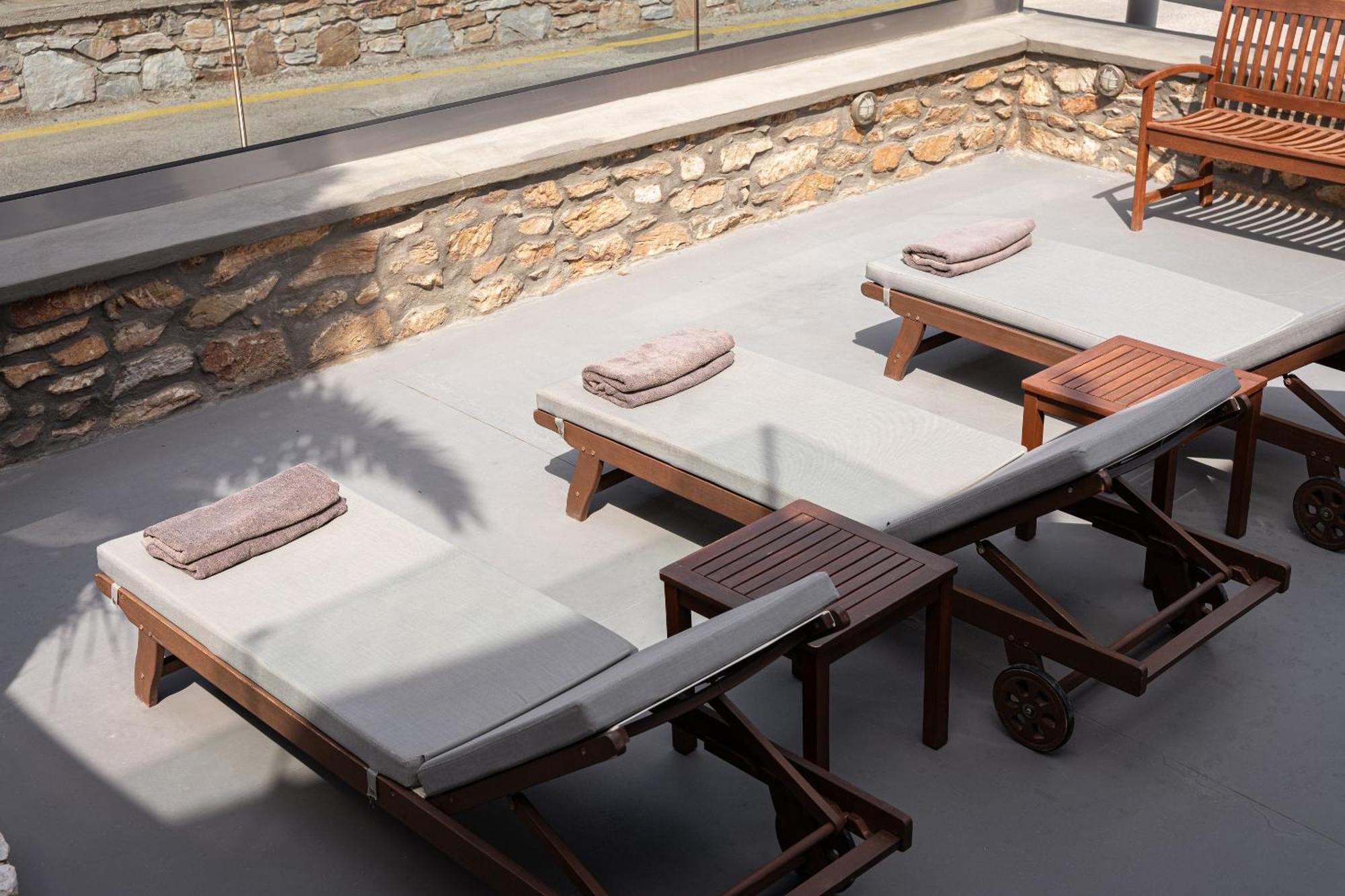 Aniv Villa By The Sea Kini ภายนอก รูปภาพ